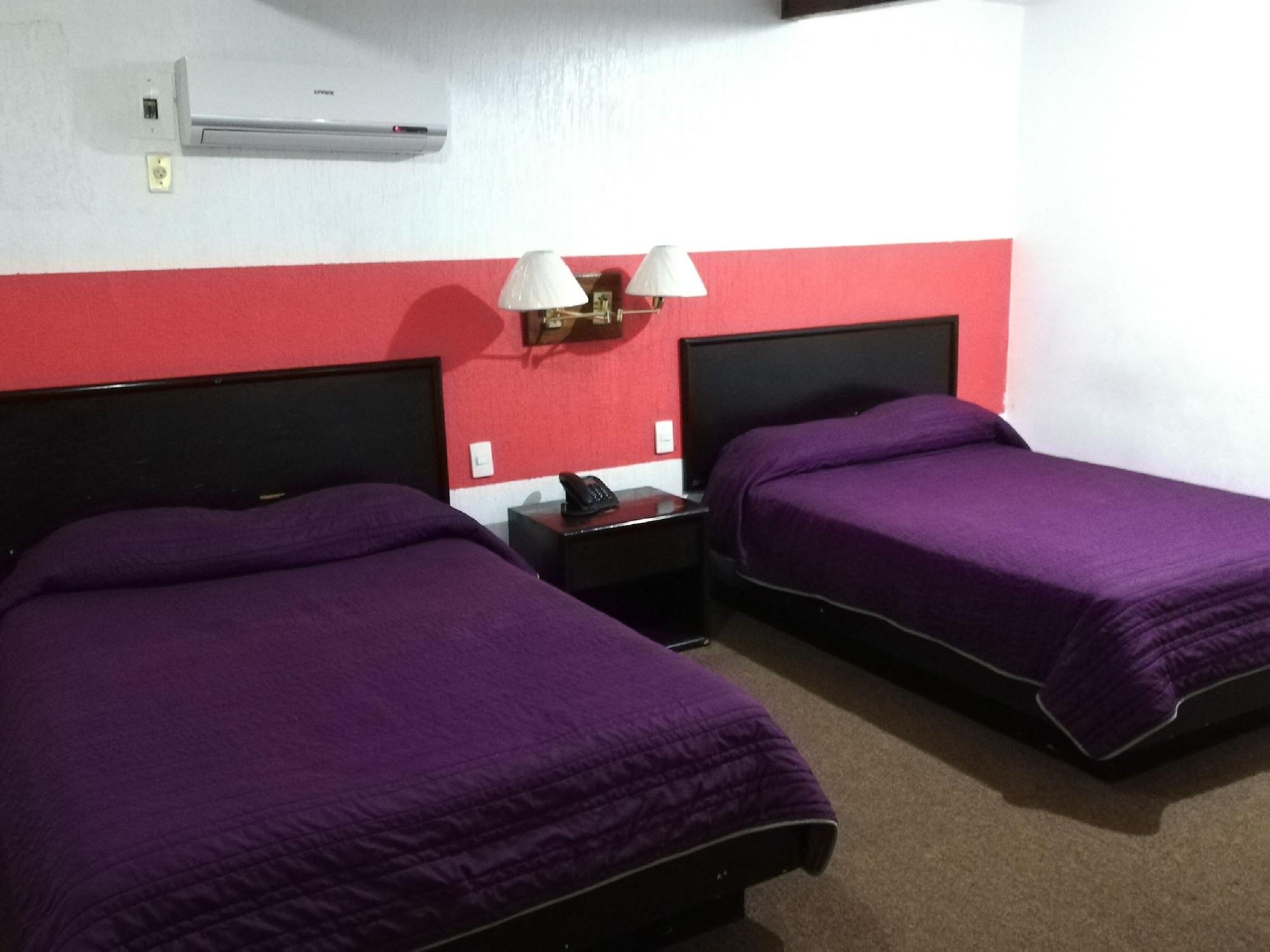 Oyo Hotel Casa Real Matehuala Kültér fotó