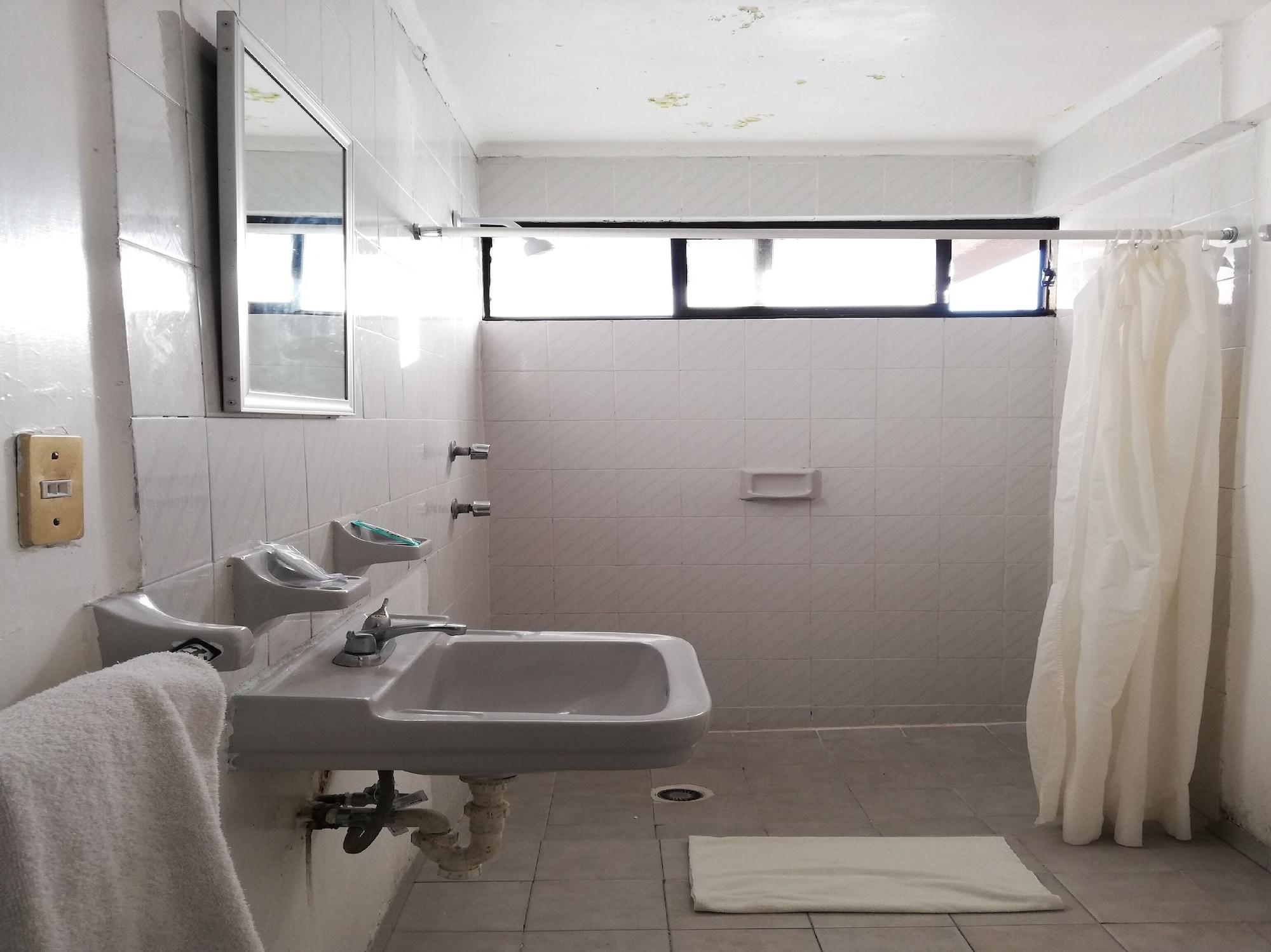 Oyo Hotel Casa Real Matehuala Kültér fotó