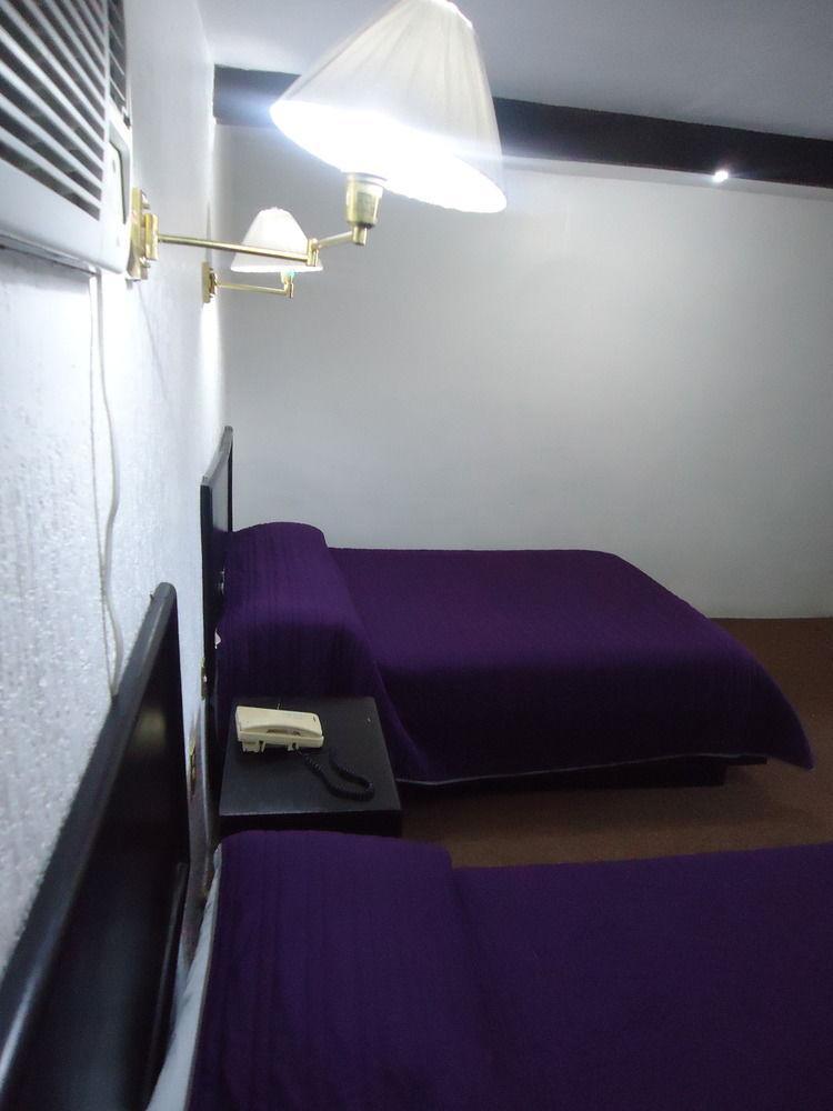 Oyo Hotel Casa Real Matehuala Kültér fotó